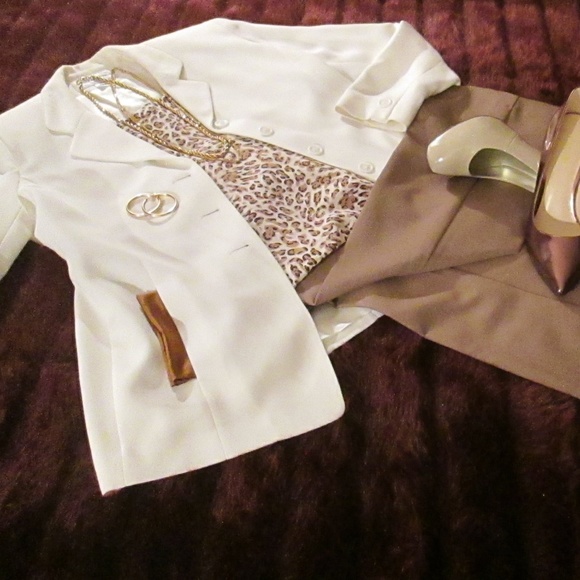 RENA ROWAN PETITE LINED LT. CREAM/WHITE BLAZER - Picture 7 of 8